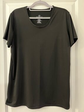 NWOT Realessentials Black Athletic/Workout/Yoga Top, wicking, soft, stretch.